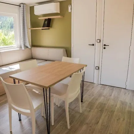 Mobil-home - Clim - 4 Pers. - Api-1-52-2469 *